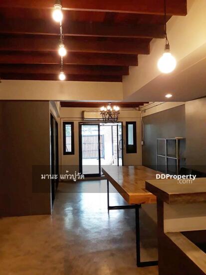 ให้เช่า ทาวน์เฮ้าส์2ชั้น  33ตรว. ถ.ลาดพร้าว ตรงข้ามสน.โชคชัย4 ให้เช่า25,000/เดือน (ตกแต่งสวยสไตล์โมเดิร์น)